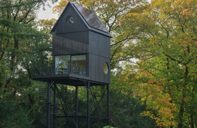 Buitenverblijf Nest: A Modern Cabin Escape Among the Treetops